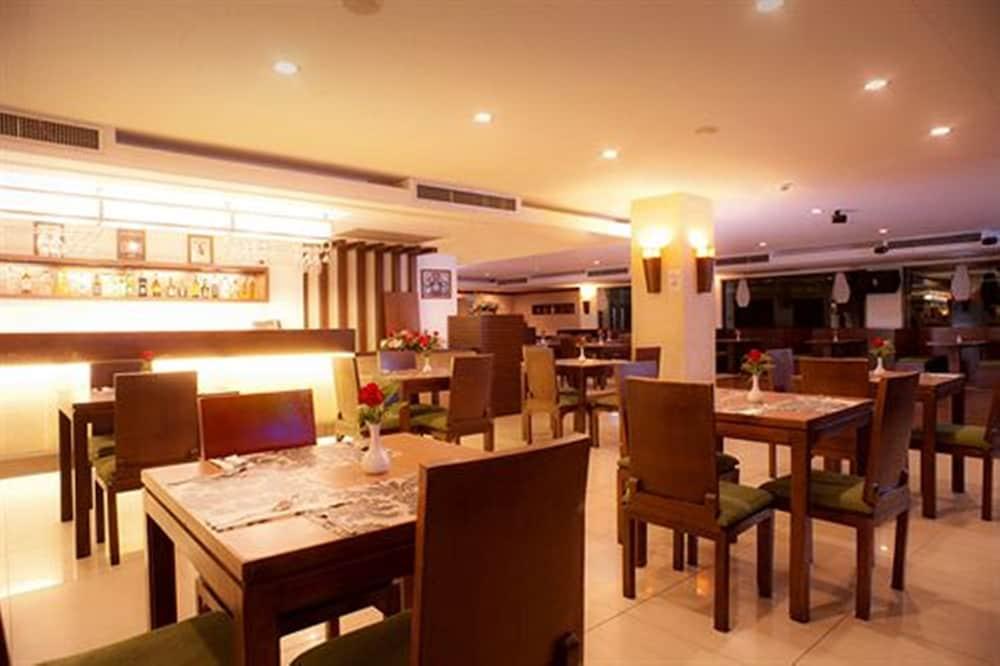 Royal Peninsula Hotel Chiangmai Chiang Mai Exteriör bild