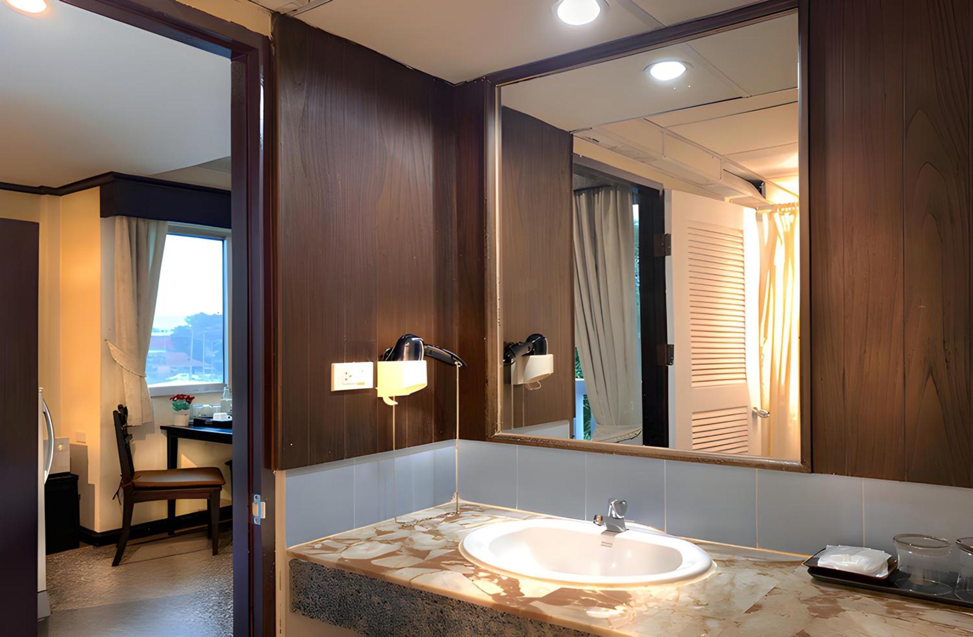 Royal Peninsula Hotel Chiangmai Chiang Mai Exteriör bild