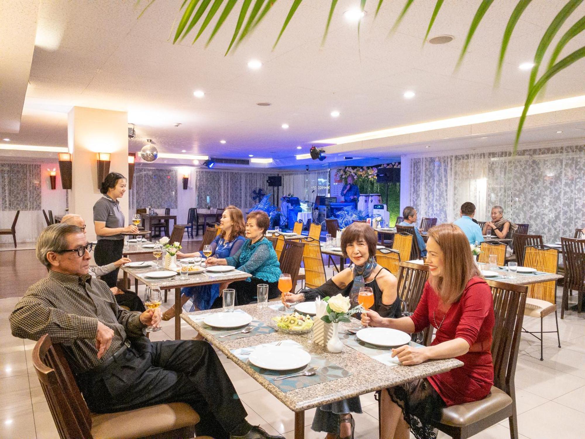 Royal Peninsula Hotel Chiangmai Chiang Mai Exteriör bild
