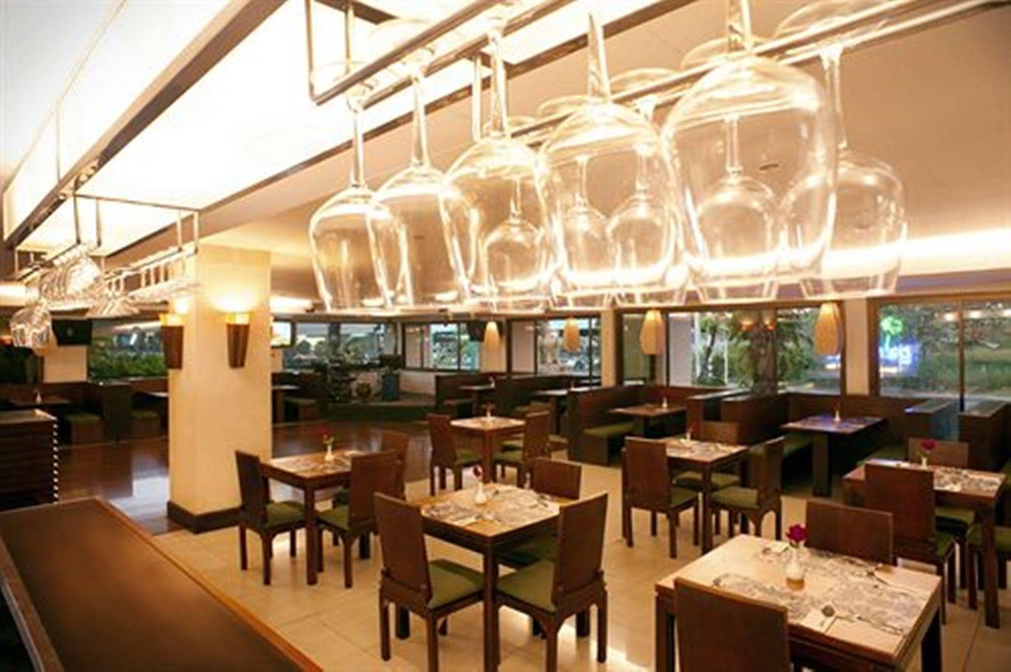 Royal Peninsula Hotel Chiangmai Chiang Mai Exteriör bild