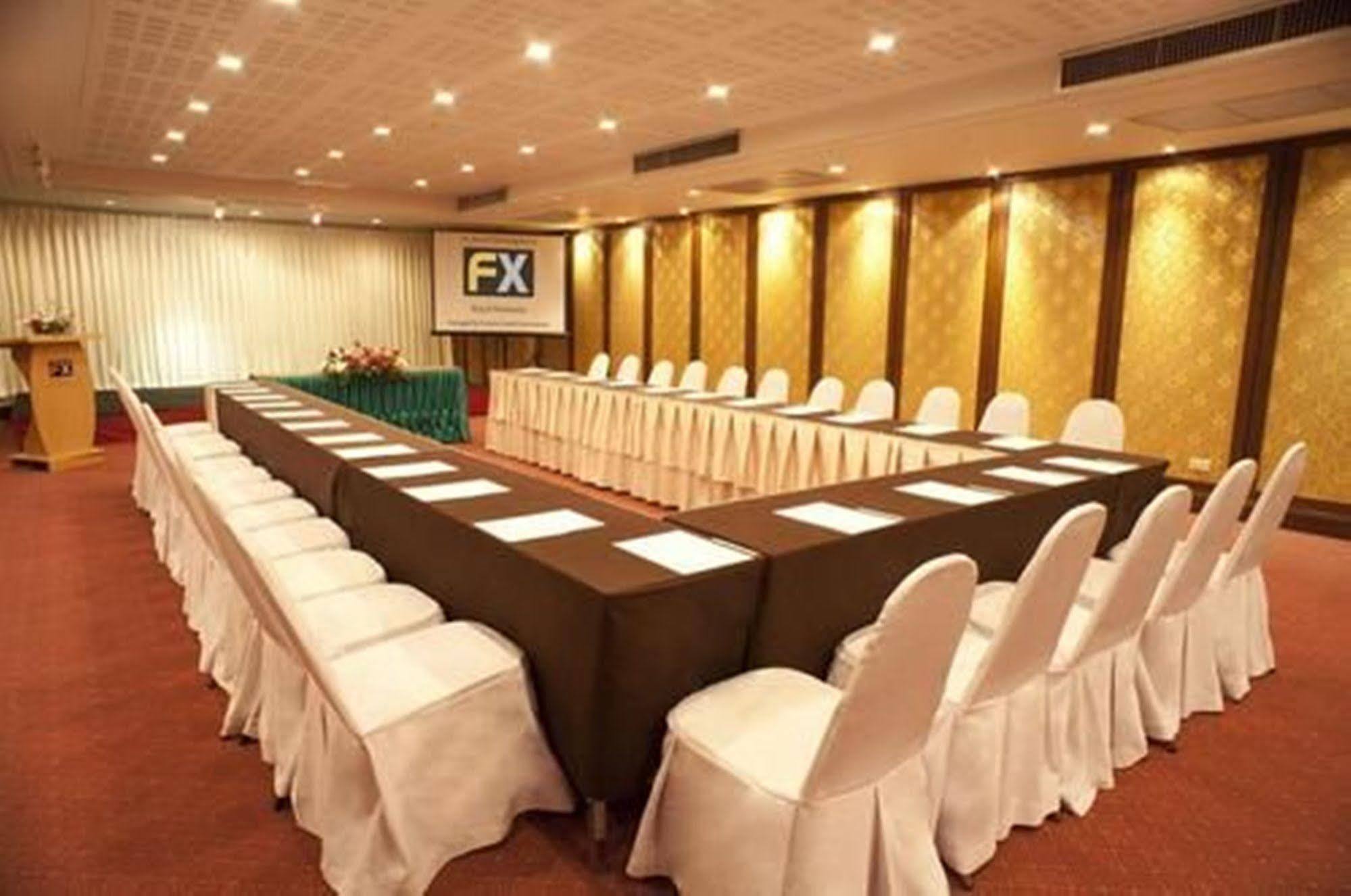 Royal Peninsula Hotel Chiangmai Chiang Mai Exteriör bild